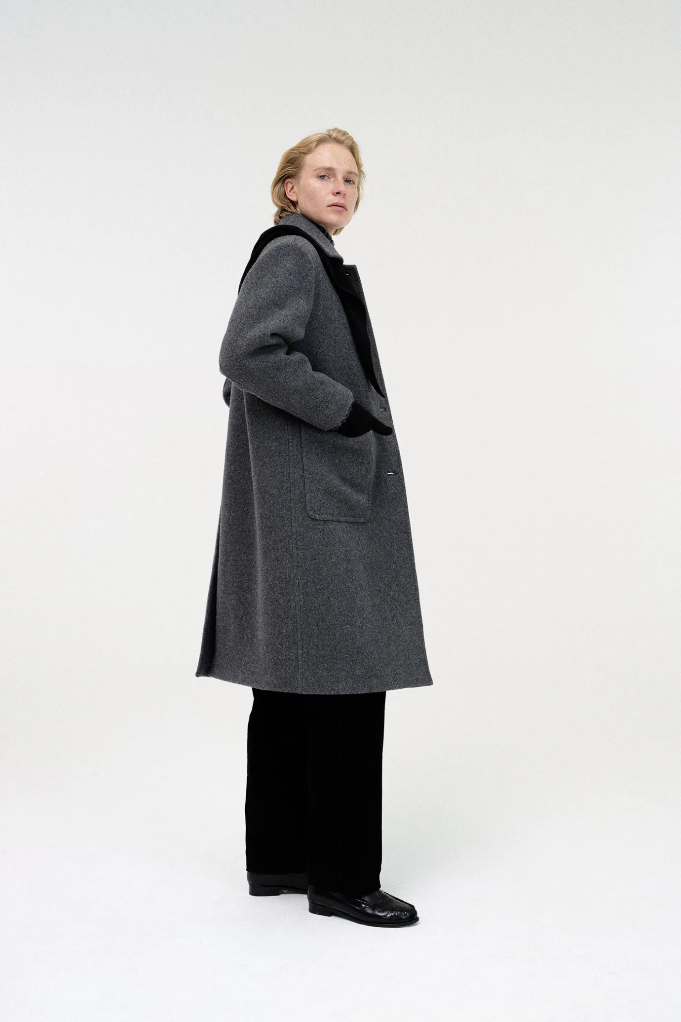 alpaca_knit_mittens_navy_3.webp Nothing written Accessories-Alpaca knit mittens (Navy)