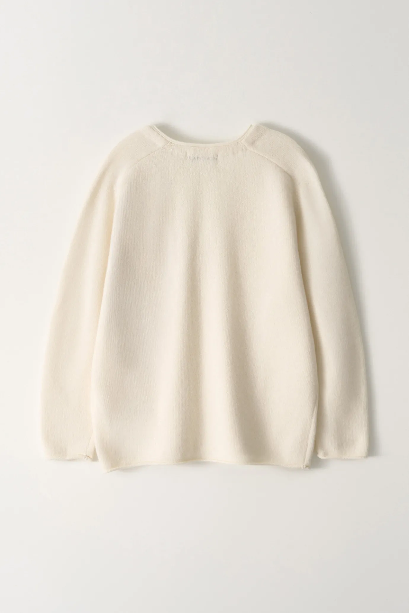 Nothing written Knitwear-Cerin deep v-neck pullover (Ivory)