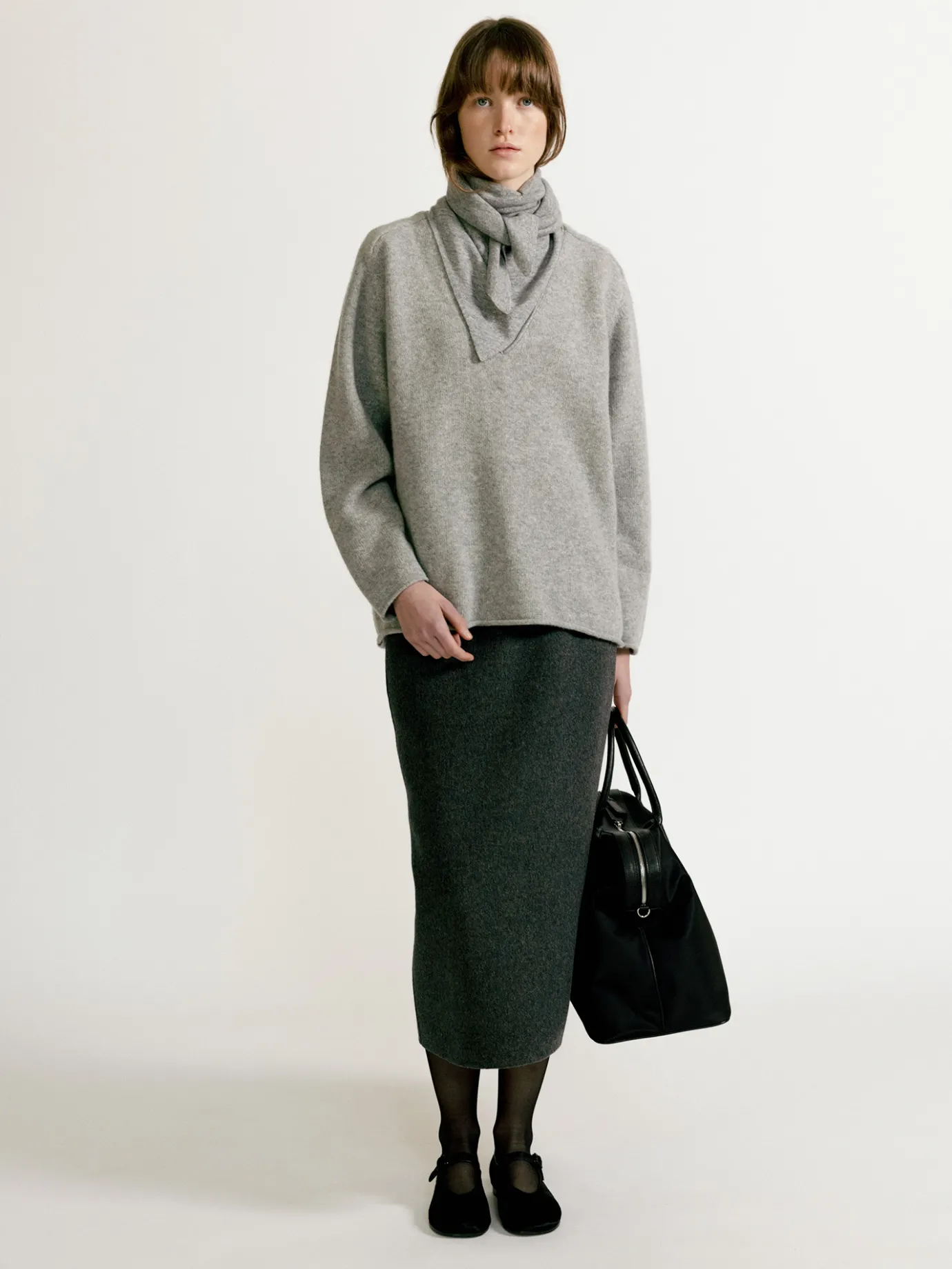 cerin_deep_vneck_pullover_3-1.webp Nothing written Knitwear-Cerin deep v-neck pullover (Gray)