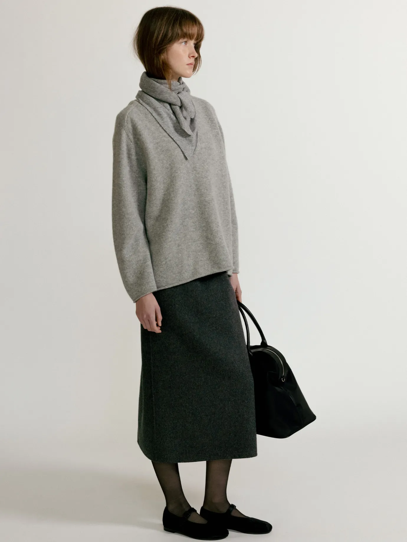 cerin_deep_vneck_pullover_5-1.webp Nothing written Knitwear-Cerin deep v-neck pullover (Gray)