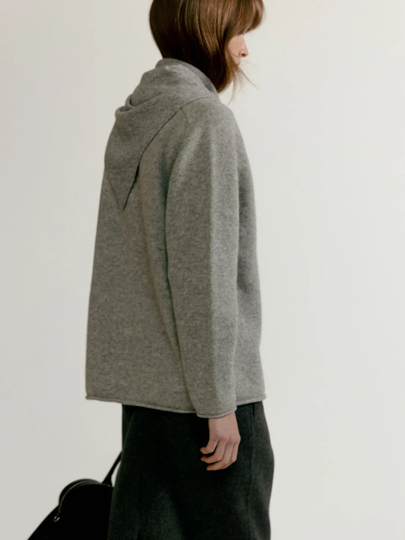 cerin_deep_vneck_pullover_6-1.webp Nothing written Knitwear-Cerin deep v-neck pullover (Gray)