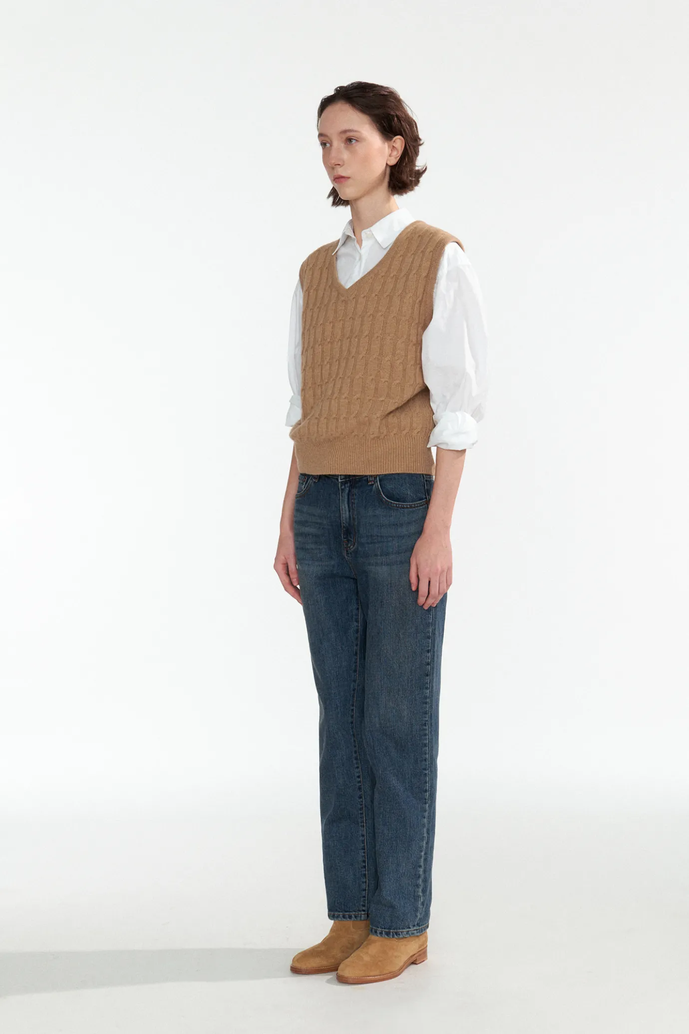 Nothing written Knitwear-Classic cable vest (Camel)