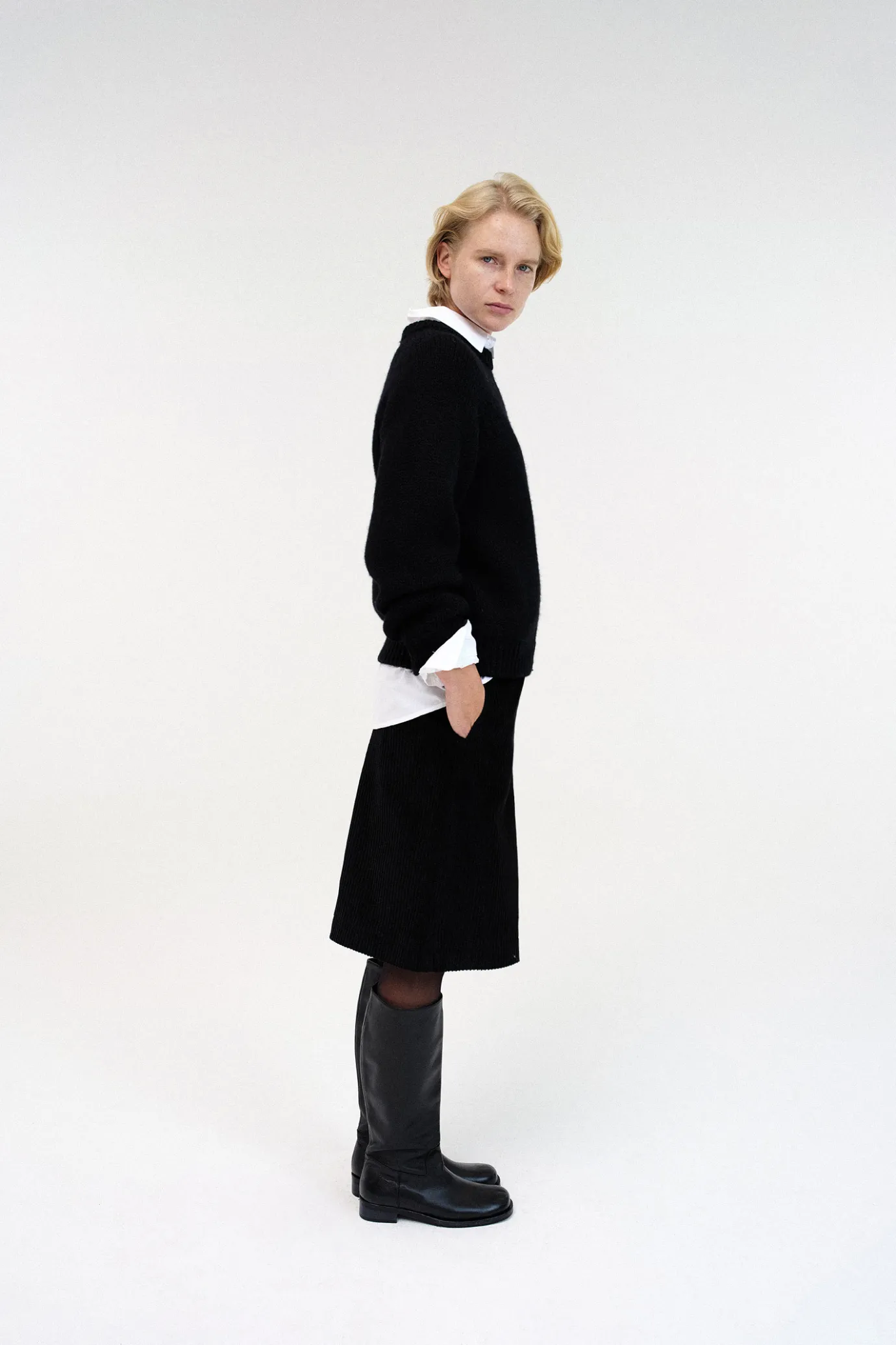 corduroy_hline_skirt_blac_4.webp Nothing written Skirts-Corduroy h-line skirt (Black)