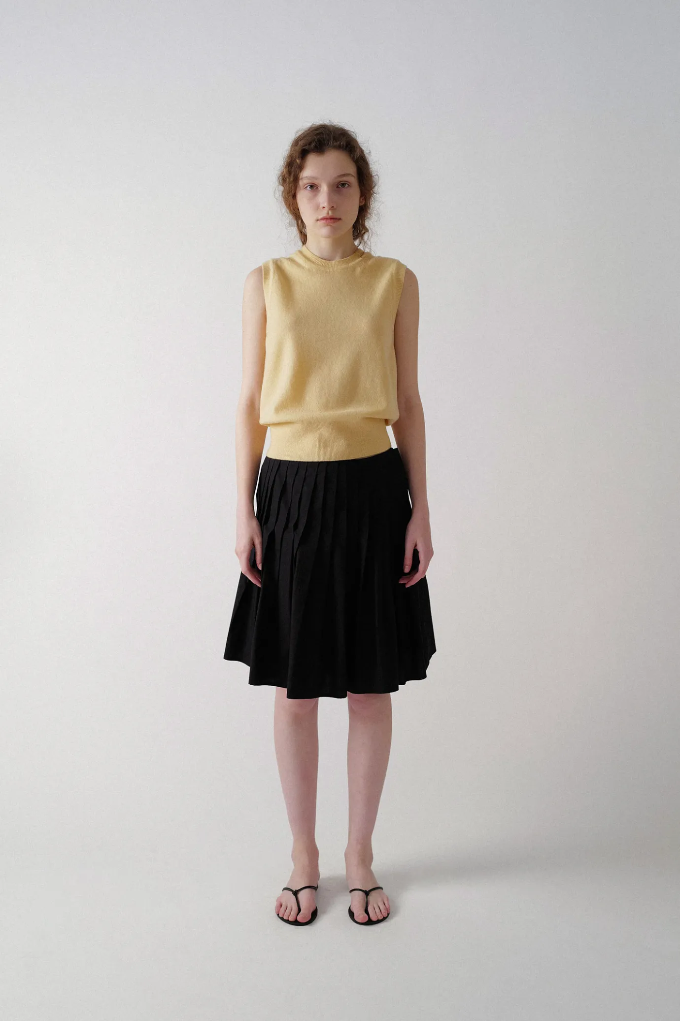 Nothing written Knitwear-Emitt u-neck wool slipover (Yellow)