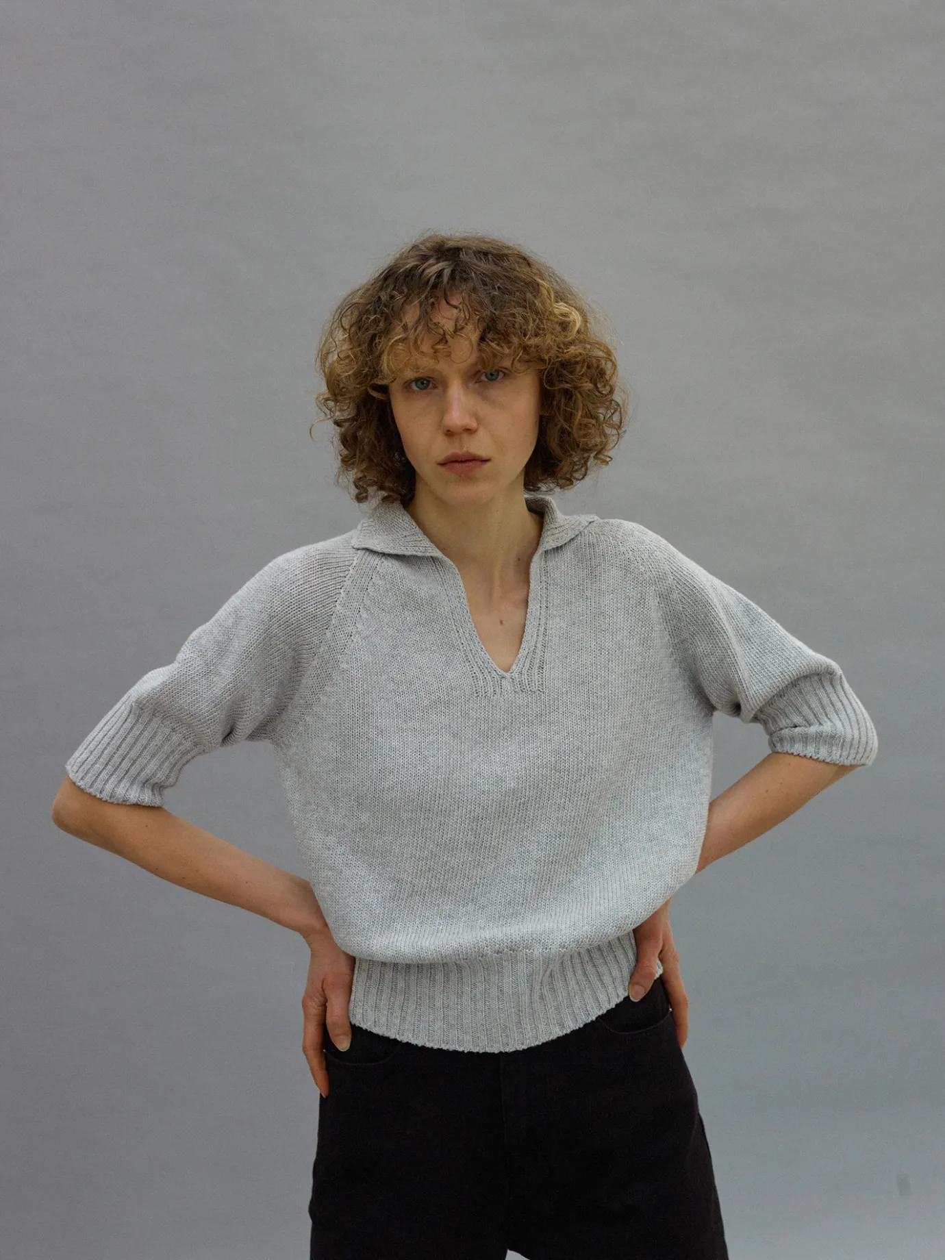 h__cotton_polo_pullover_g_7.webp Nothing written Knitwear-45H / Cotton polo pullover (Gray)