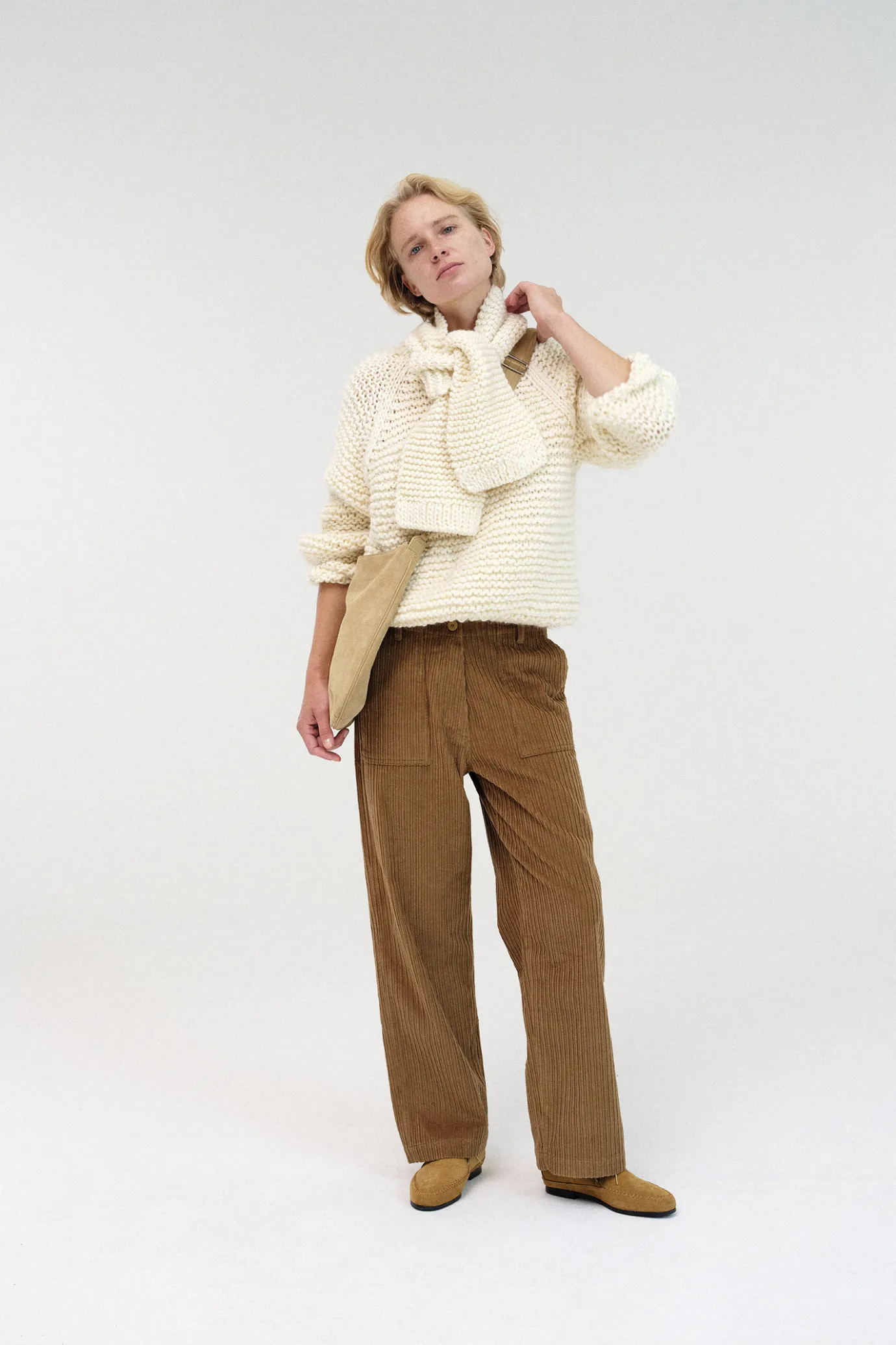 handmade_knitted_muffler__3-1.webp Nothing written Accessories-Handmade knitted muffler (Ivory)