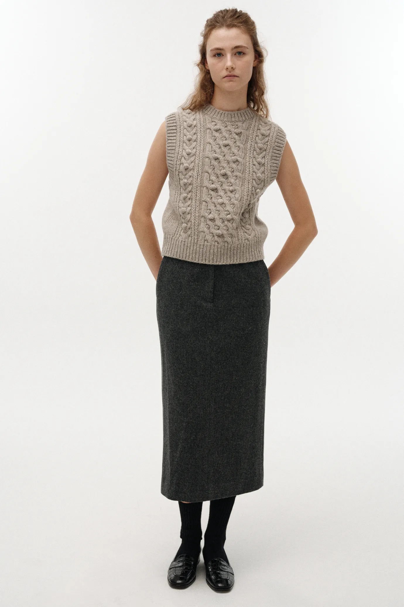 latti_wool_vest_ash_gray_6.webp Nothing written Knitwear-Latti wool vest (Ash gray)