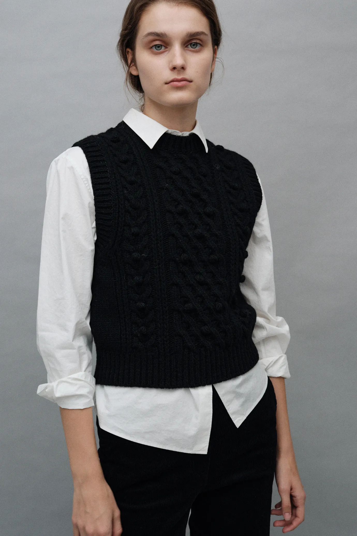 latti_wool_vest_black_3.webp Nothing written Knitwear-Latti wool vest (Black)