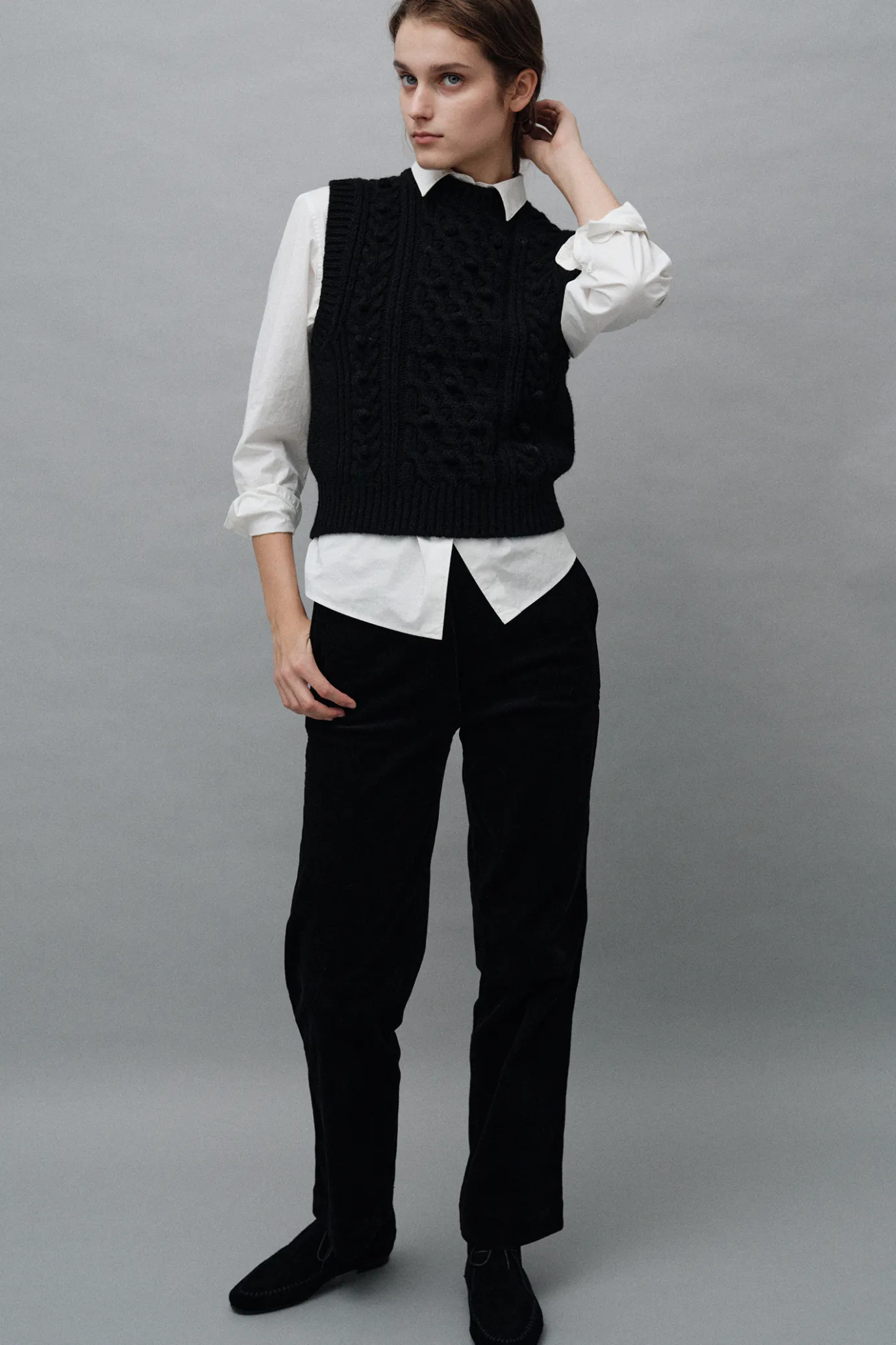 latti_wool_vest_black_5.webp Nothing written Knitwear-Latti wool vest (Black)