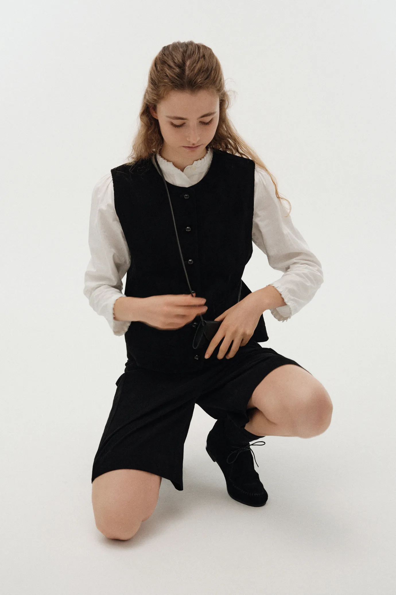 leather_card_holder_olive_3.webp Nothing written Accessories-Leather card holder (Olive)