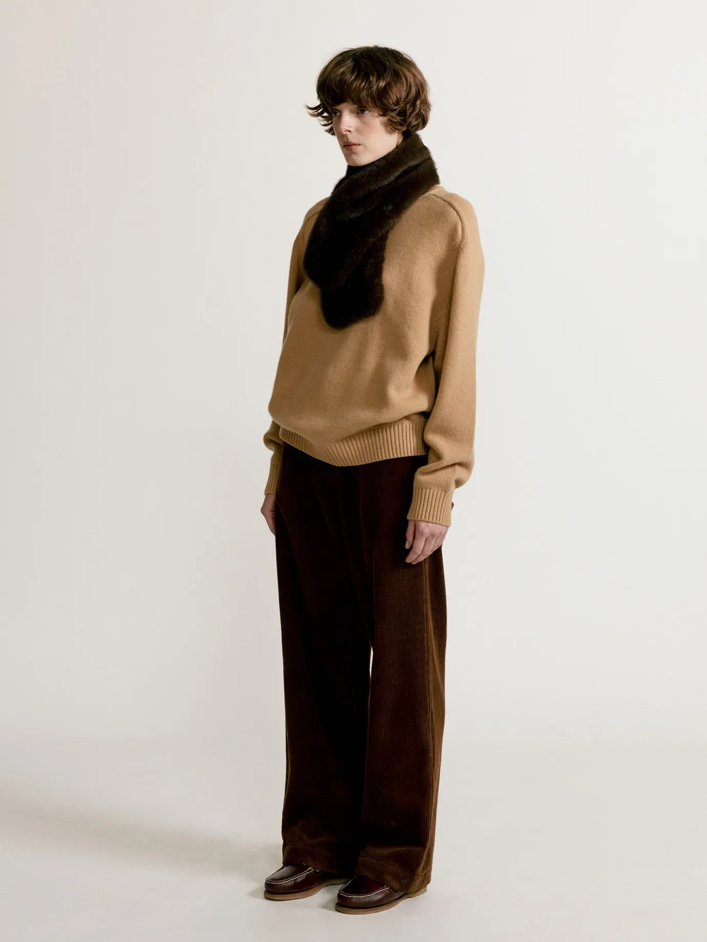 moi_fur_scarf_brown_1.webp Nothing written Accessories-Moi fur scarf (Brown)