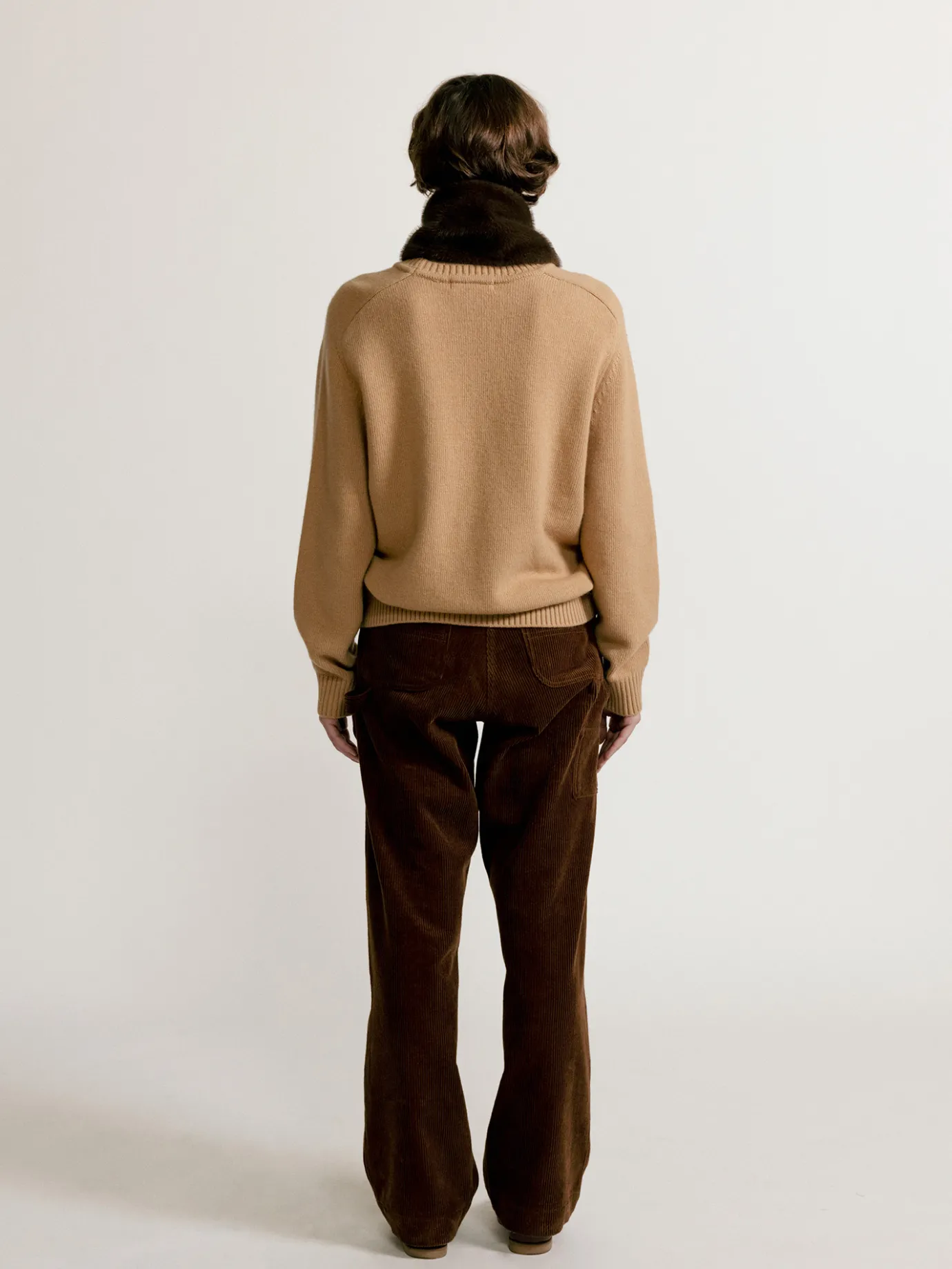 moi_fur_scarf_brown_2.webp Nothing written Accessories-Moi fur scarf (Brown)