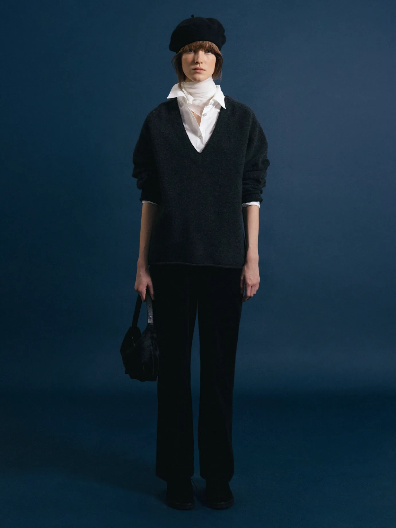 Nothing written Knitwear-2ND / Cerin deep v-neck pullover (Charcoal)