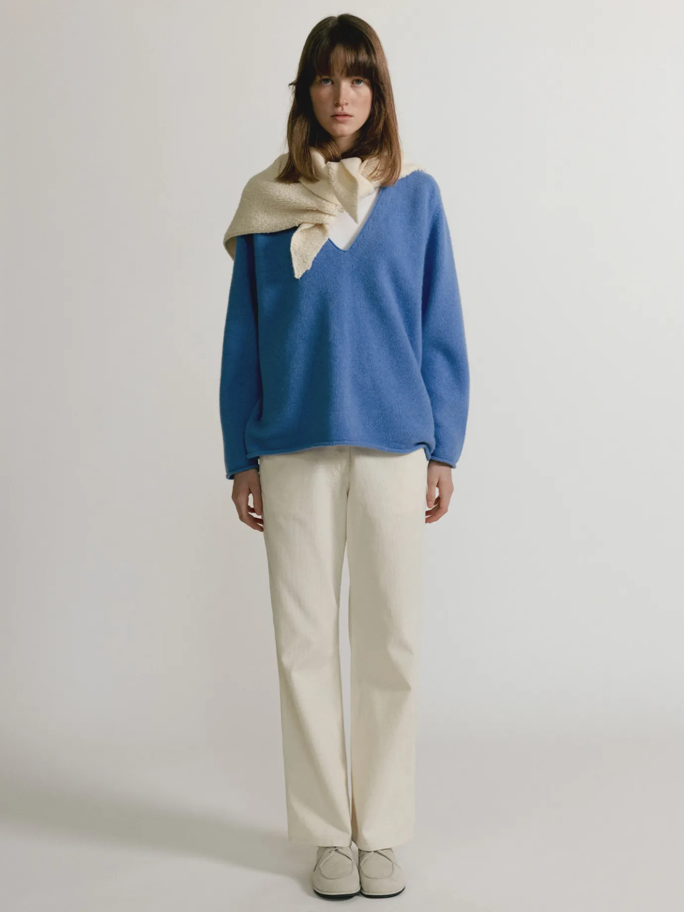 Nothing written Knitwear-2ND / Cerin deep v-neck pullover (Blue)