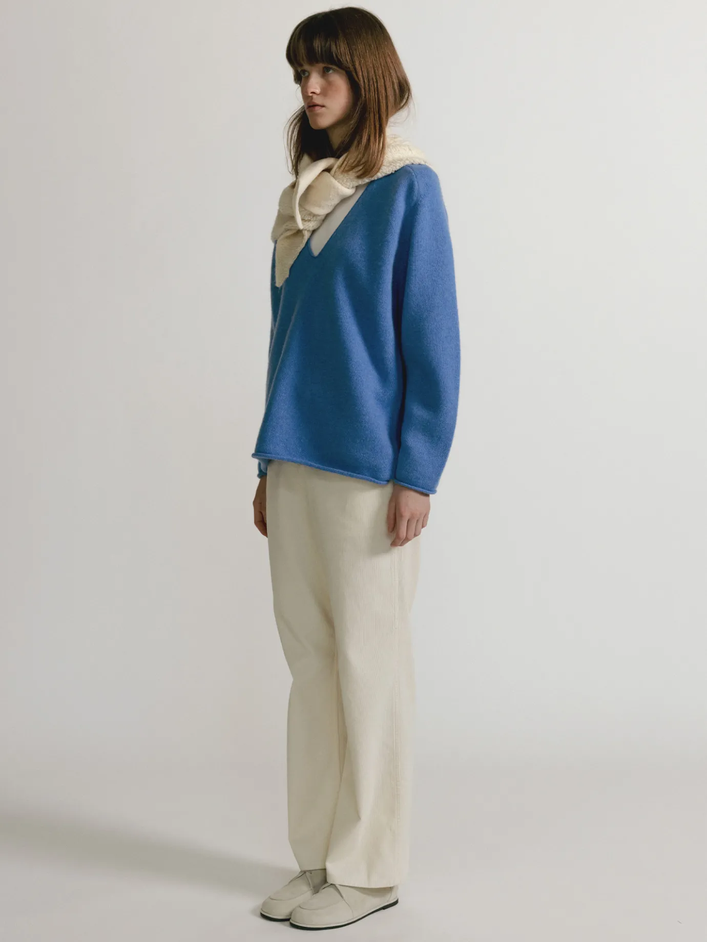 Nothing written Knitwear-2ND / Cerin deep v-neck pullover (Blue)