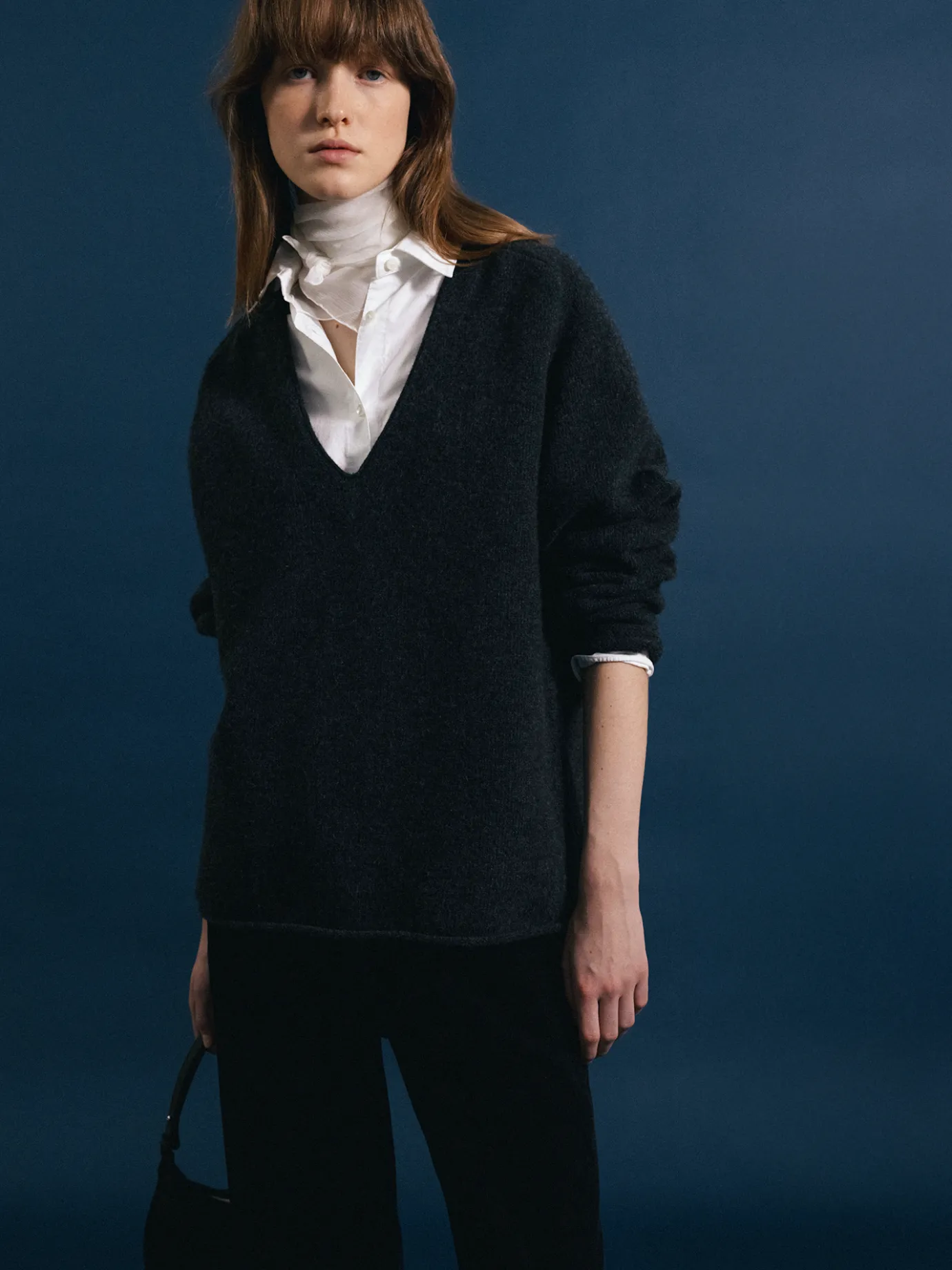 nd__cerin_deep_vneck_pull_5-1.webp Nothing written Knitwear-2ND / Cerin deep v-neck pullover (Charcoal)