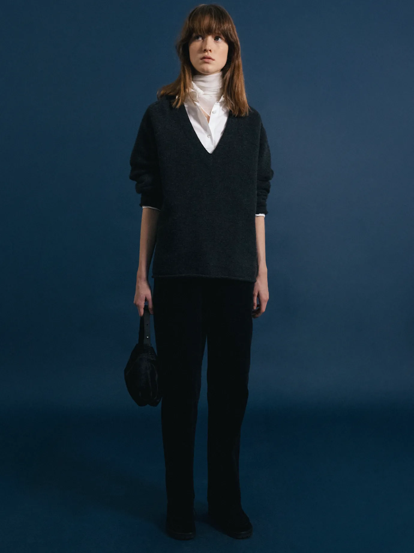 nd__cerin_deep_vneck_pull_6-1.webp Nothing written Knitwear-2ND / Cerin deep v-neck pullover (Charcoal)