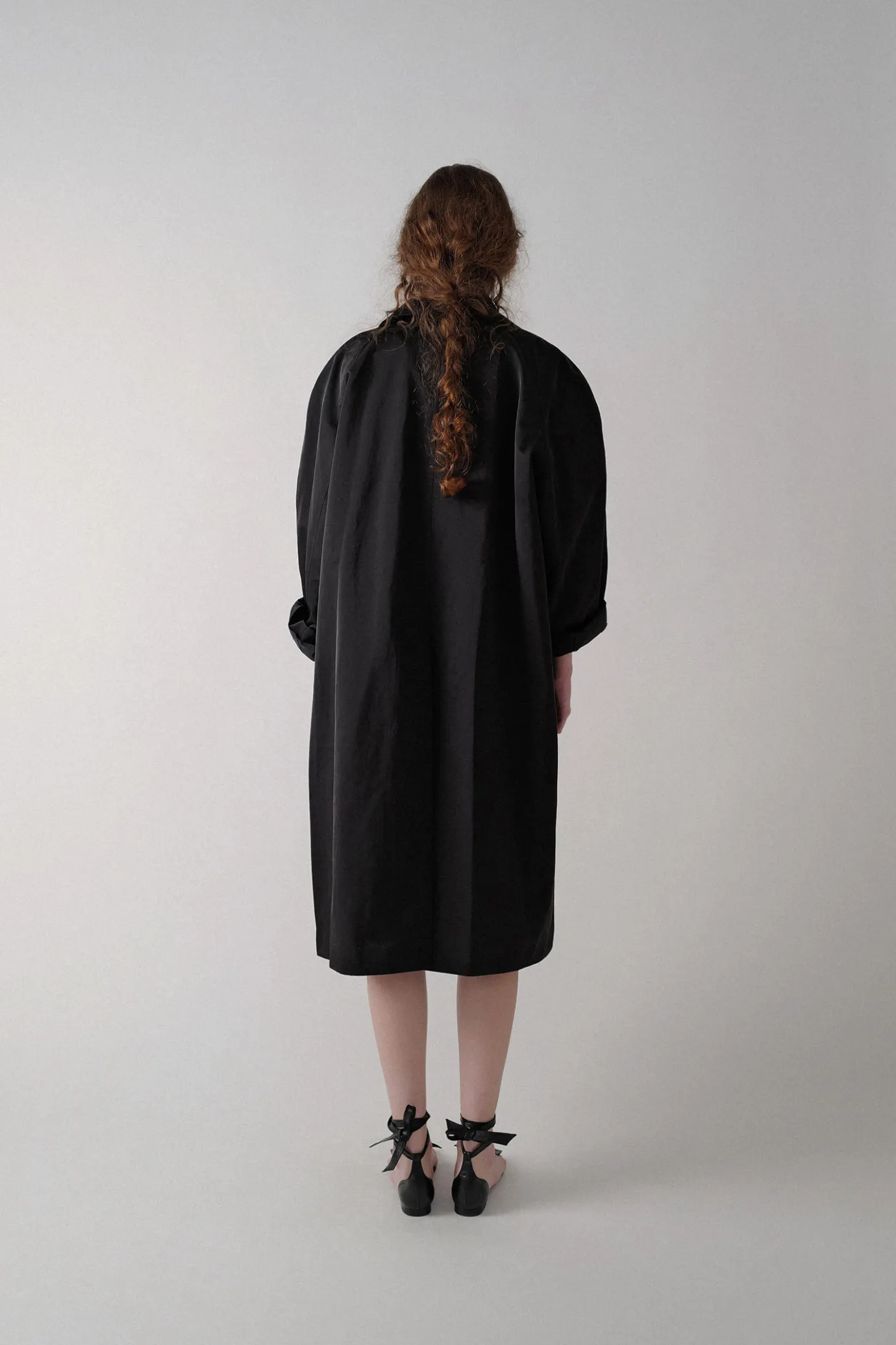 nylon_volume_balmacaan_tr_2.webp Nothing written Outwears-Nylon volume balmacaan trench (Black)