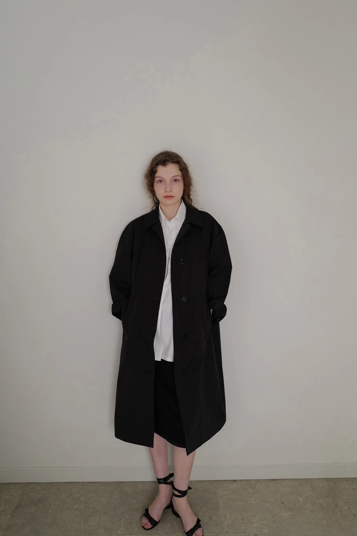 nylon_volume_balmacaan_tr_4.webp Nothing written Outwears-Nylon volume balmacaan trench (Black)