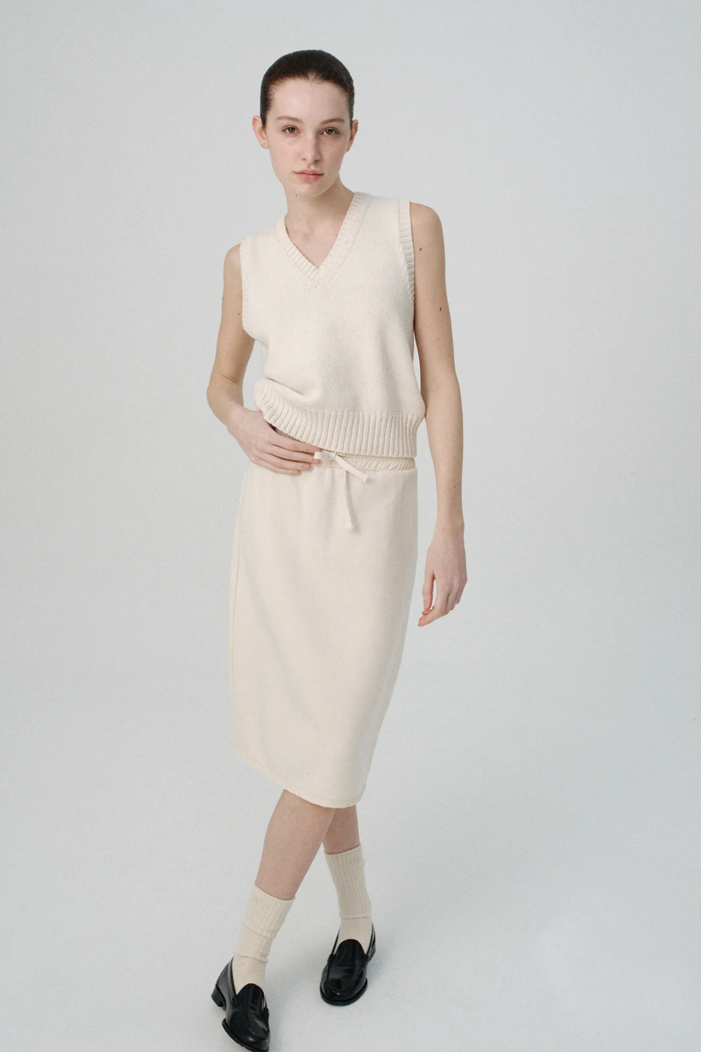 piya_cotton_vneck_vest_iv_4.webp Nothing written Knitwear-Piya cotton v-neck vest (Ivory)