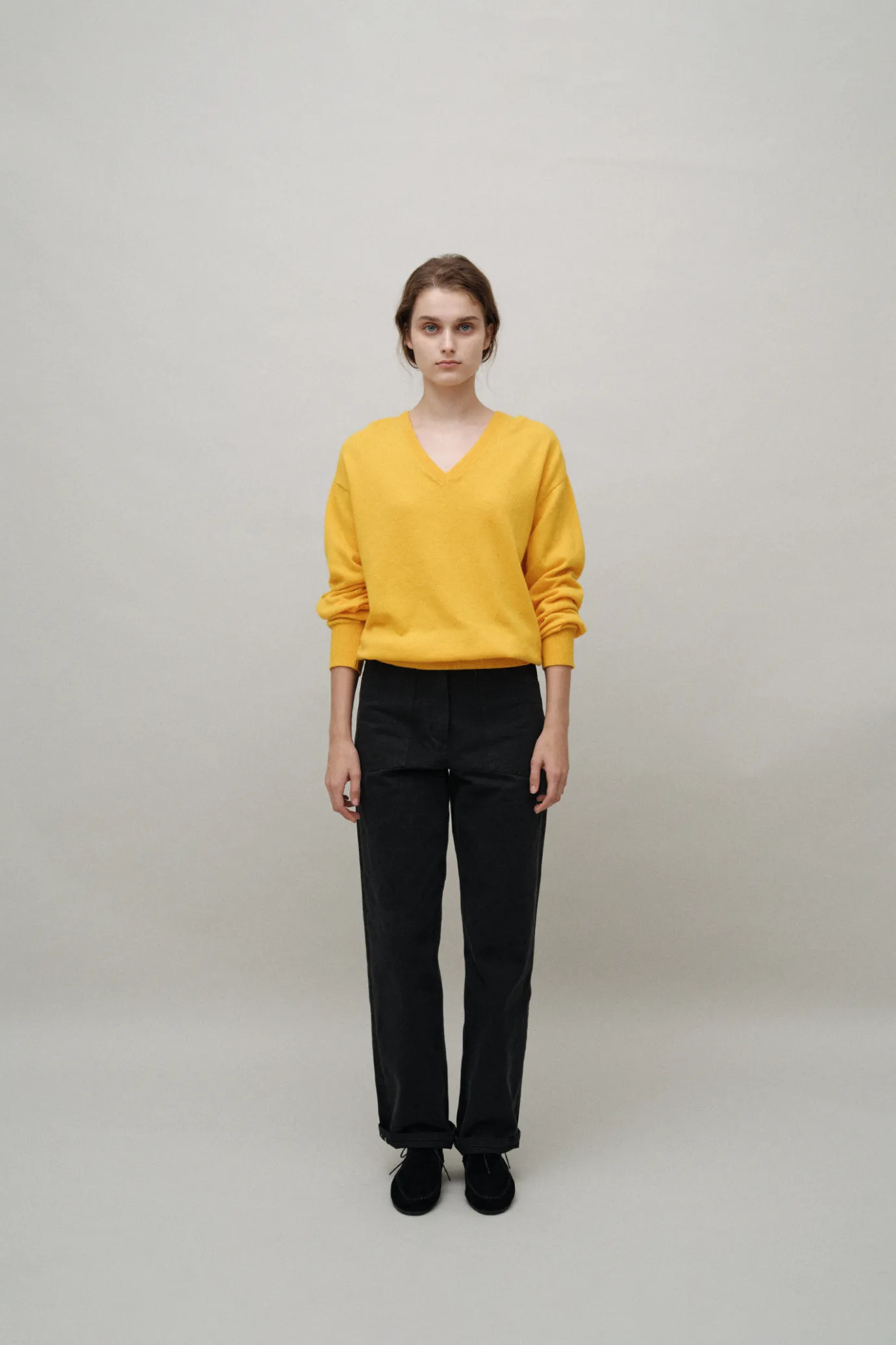 Nothing written Knitwear-Puno v-neck pullover (Amber)