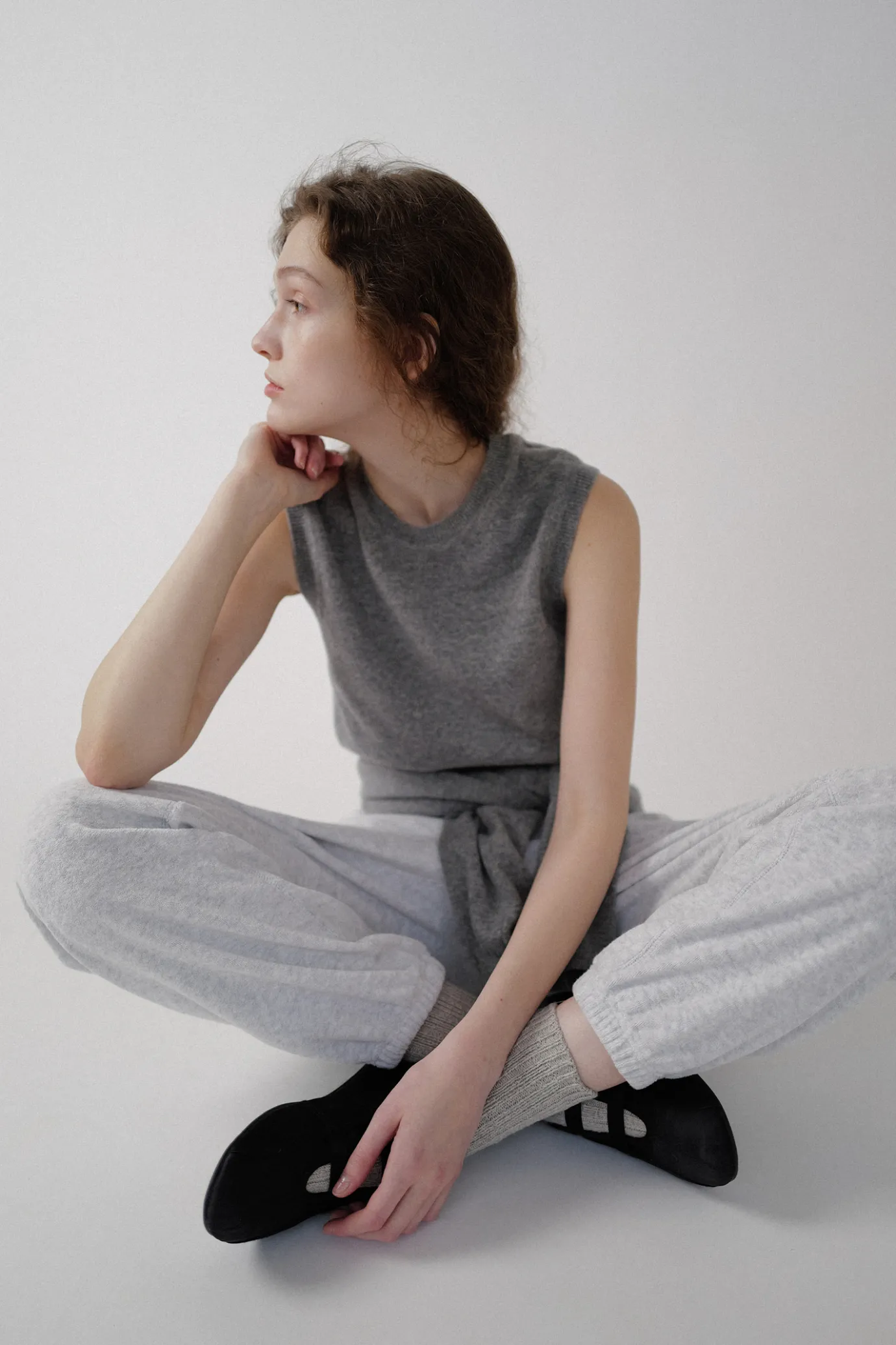 rd__emitt_uneck_wool_slip_6.webp Nothing written Knitwear-3RD / Emitt u-neck wool slipover (Gray)