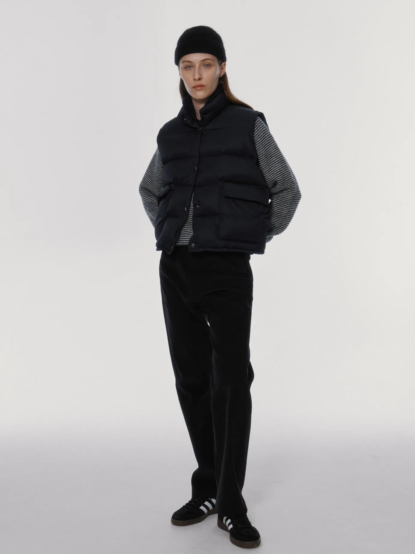 rd__michelin_puffer_vest__3.webp Nothing written Outwears-3RD / Michelin puffer vest (Dark navy)