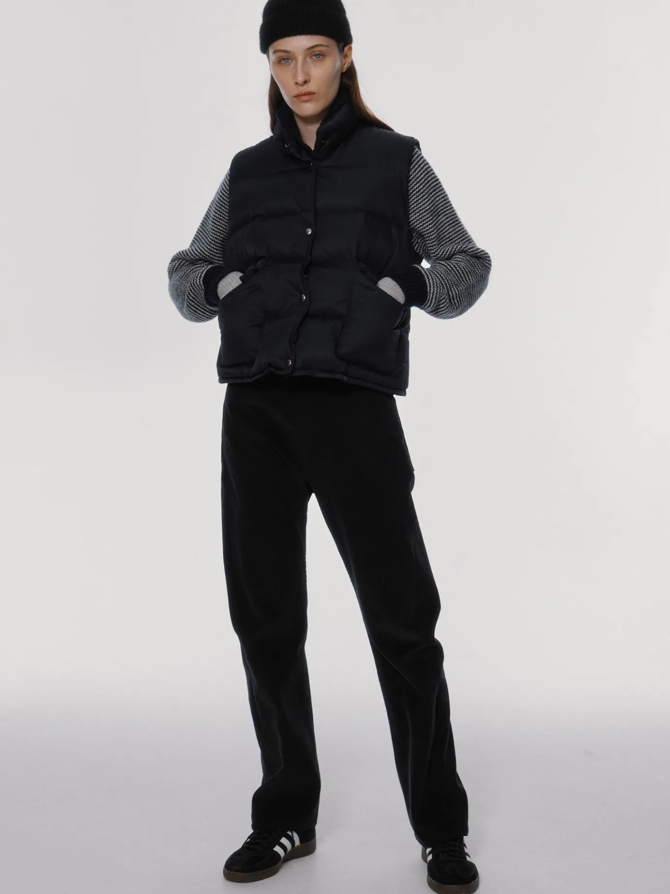 rd__michelin_puffer_vest__4.webp Nothing written Outwears-3RD / Michelin puffer vest (Dark navy)