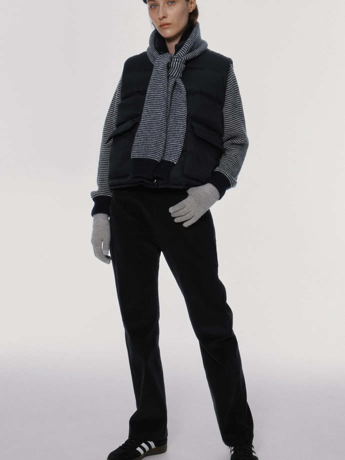 rd__michelin_puffer_vest__7.webp Nothing written Outwears-3RD / Michelin puffer vest (Dark navy)