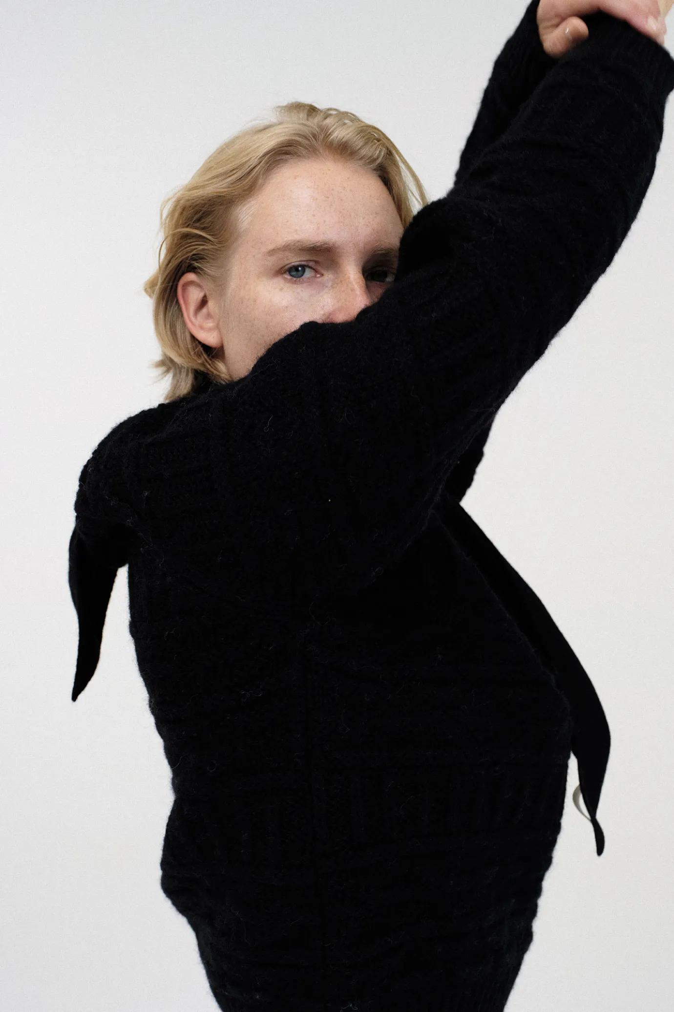 Nothing written Accessories-3RD / Triangle cashmere muffler (Black)