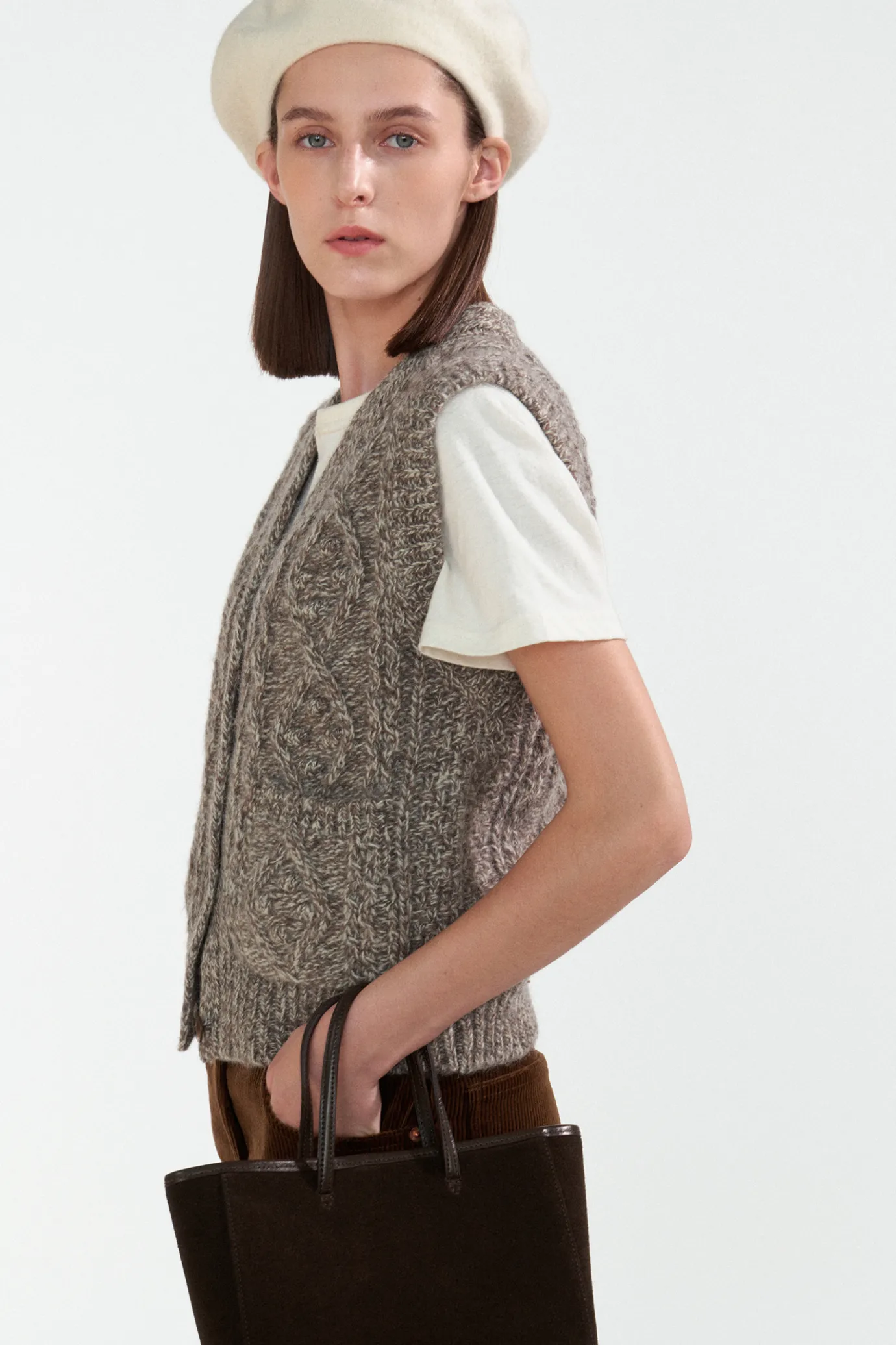 th__country_cable_knit_ve_3.webp Nothing written Knitwear-5TH / Country cable knit vest (Old brown)