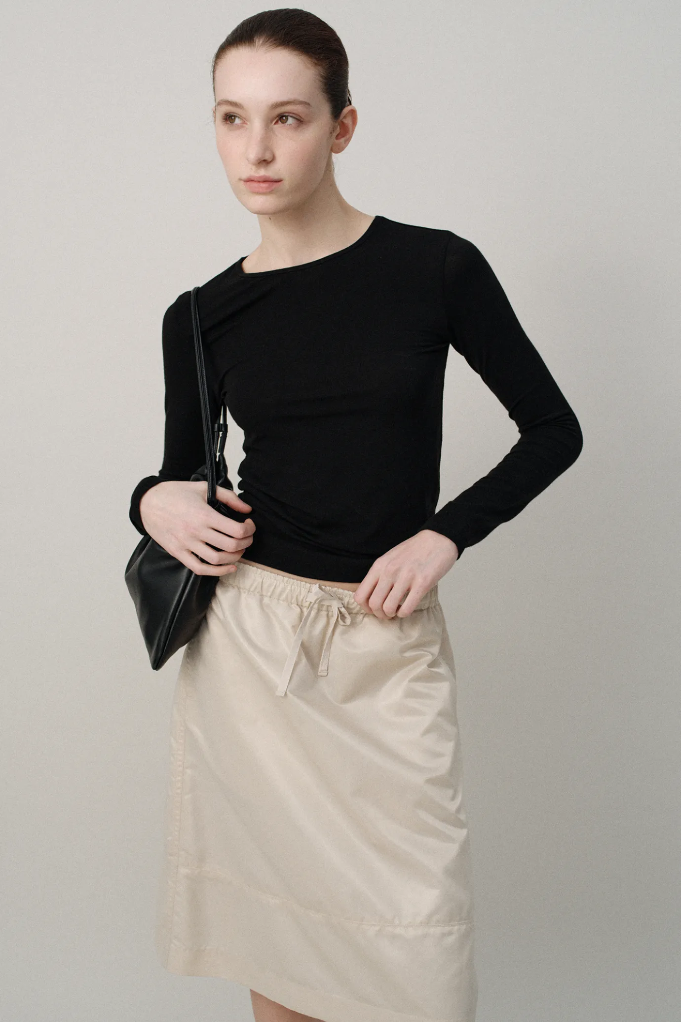 th__nella_strap_large_bag_2.webp Nothing written Bags-6TH / Nella strap large bag (Black)