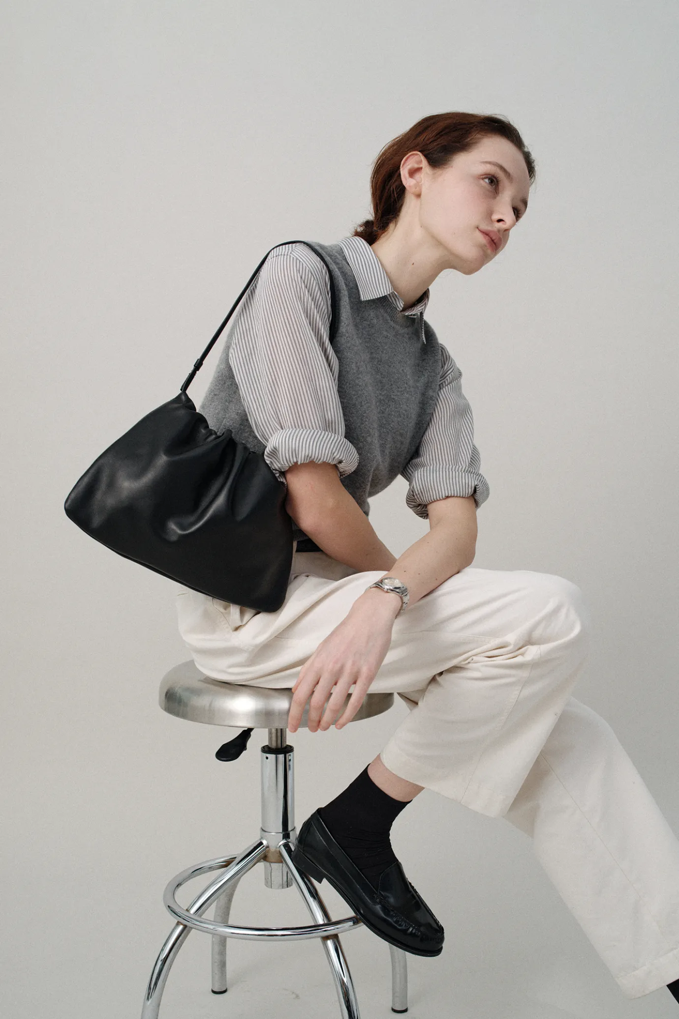 th__nella_strap_large_bag_4.webp Nothing written Bags-6TH / Nella strap large bag (Black)