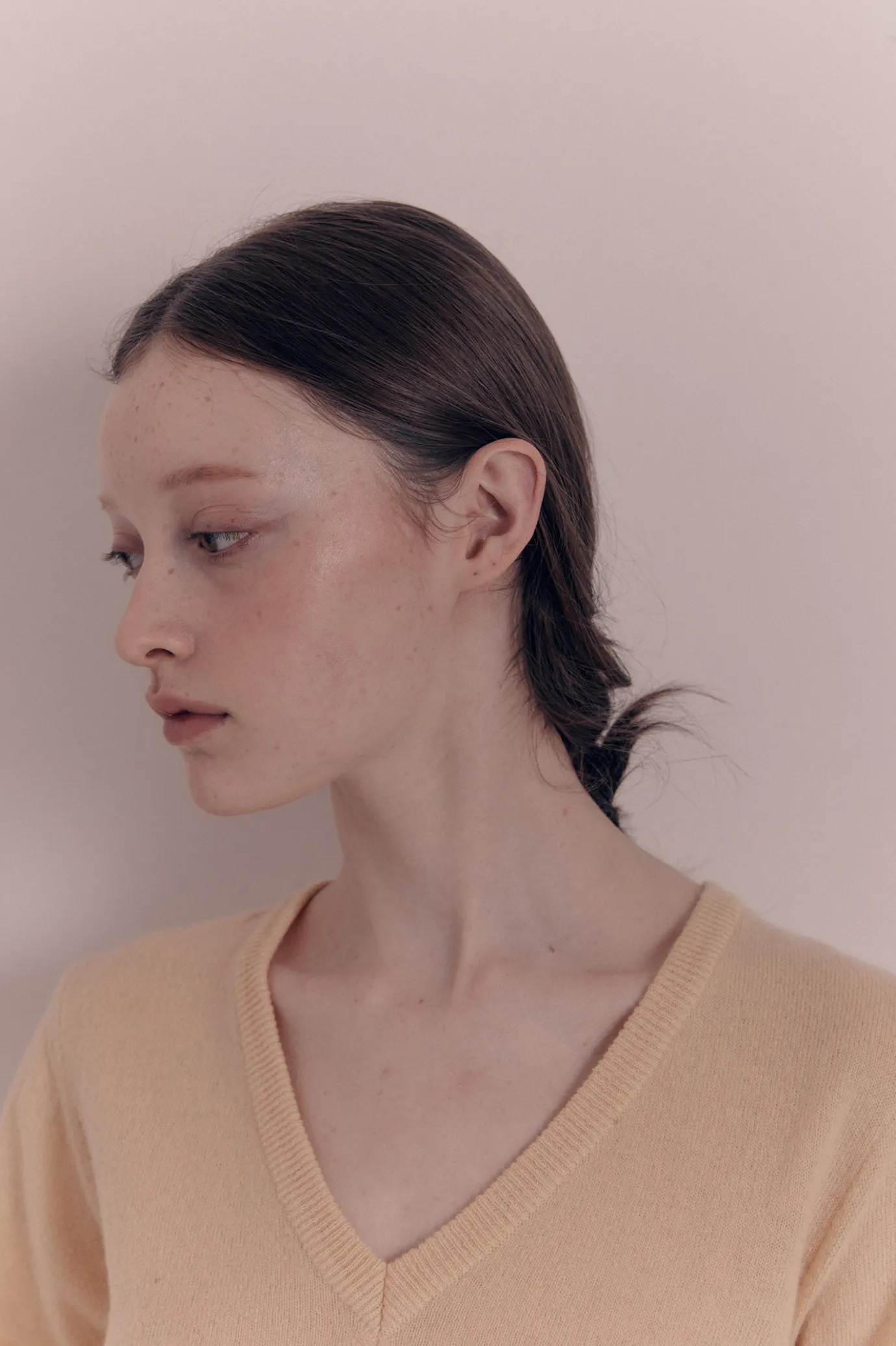 th__sui_vneck_knit_tshirt_3.webp Nothing written Knitwear-4TH / Sui v-neck knit t-shirt (Yellow)