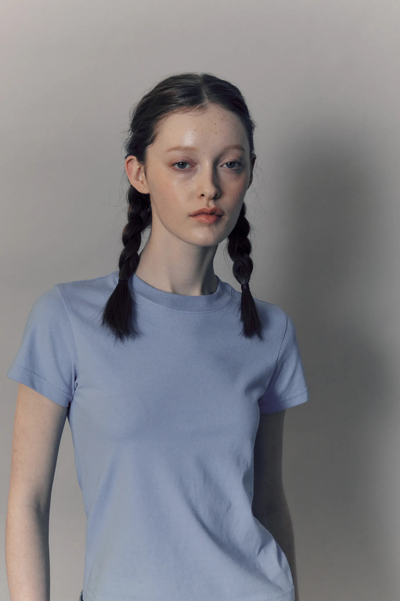 tina_cotton_tshirt_blue_5.webp Nothing written T-shirt-Tina cotton t-shirt (Blue)