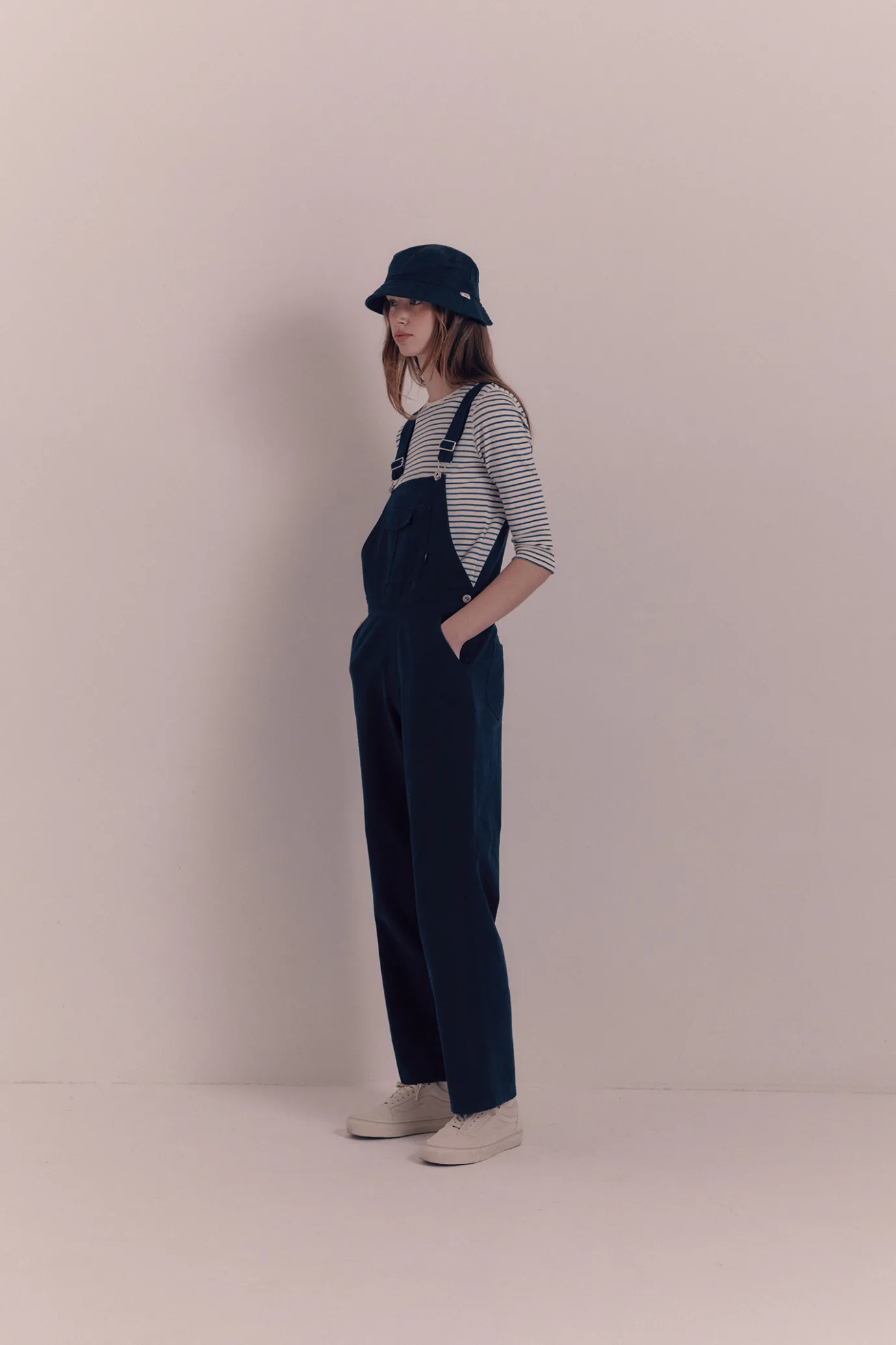 traveller_cotton_hat_navy_3.webp Nothing written Accessories-Traveller cotton hat (Navy)