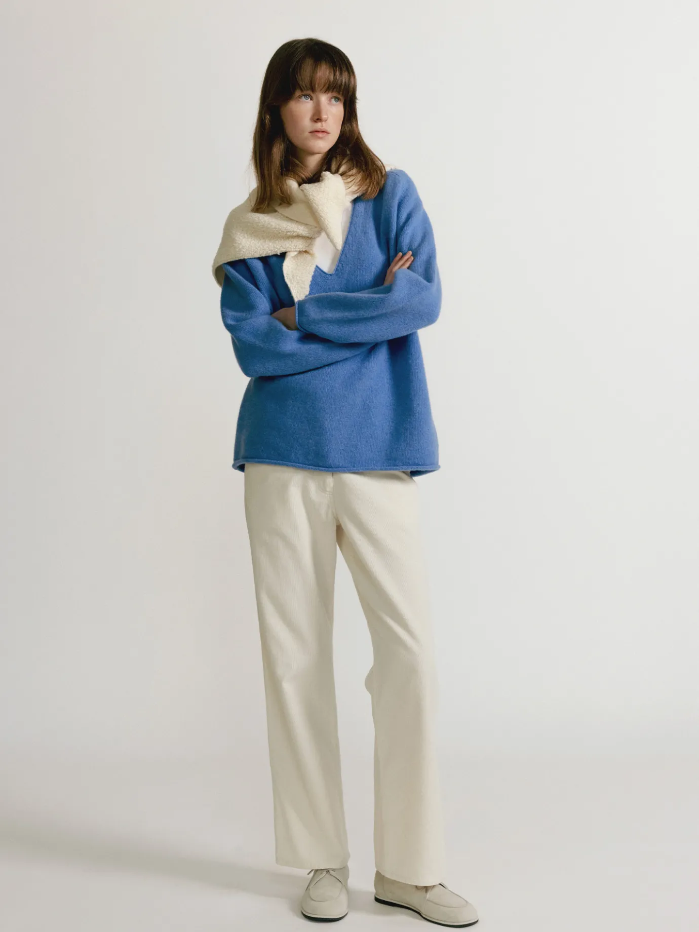 triangle_wool_muffler_ivo_7.webp Nothing written Accessories-Triangle wool muffler (Ivory boucle)