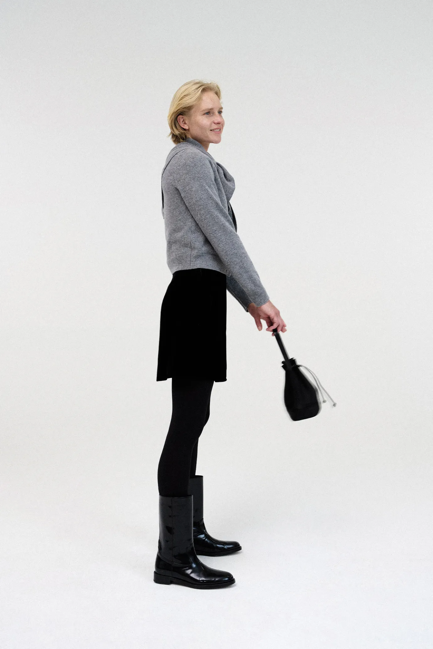 velvet_flared_skirt_black_4.webp Nothing written Skirts-Velvet flared skirt (Black)