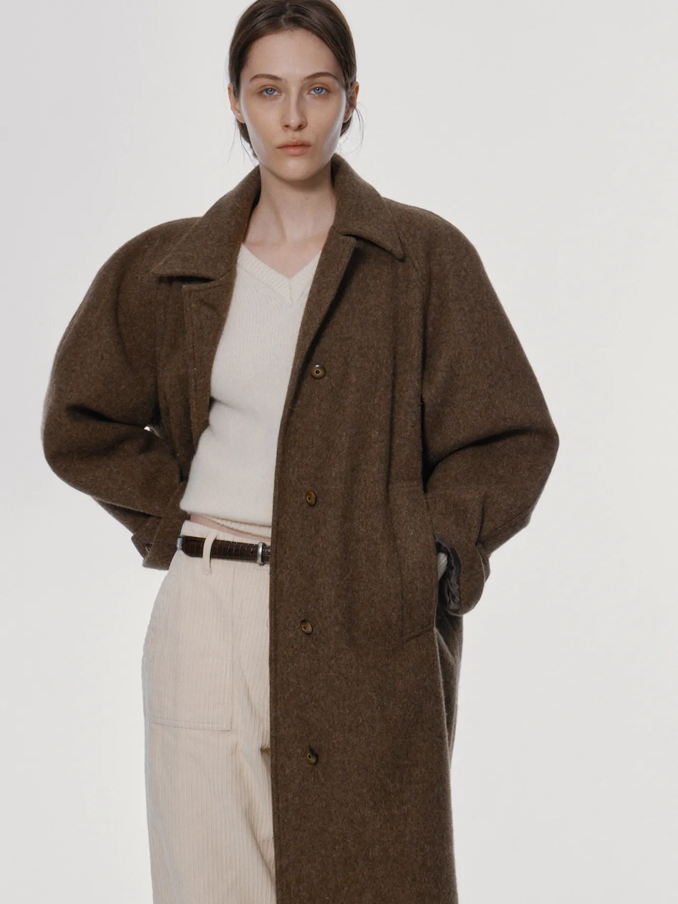 wool_balmacaan_coat_taupe_12.webp Nothing written Outwears | Exclusive-Wool balmacaan coat (Taupe)