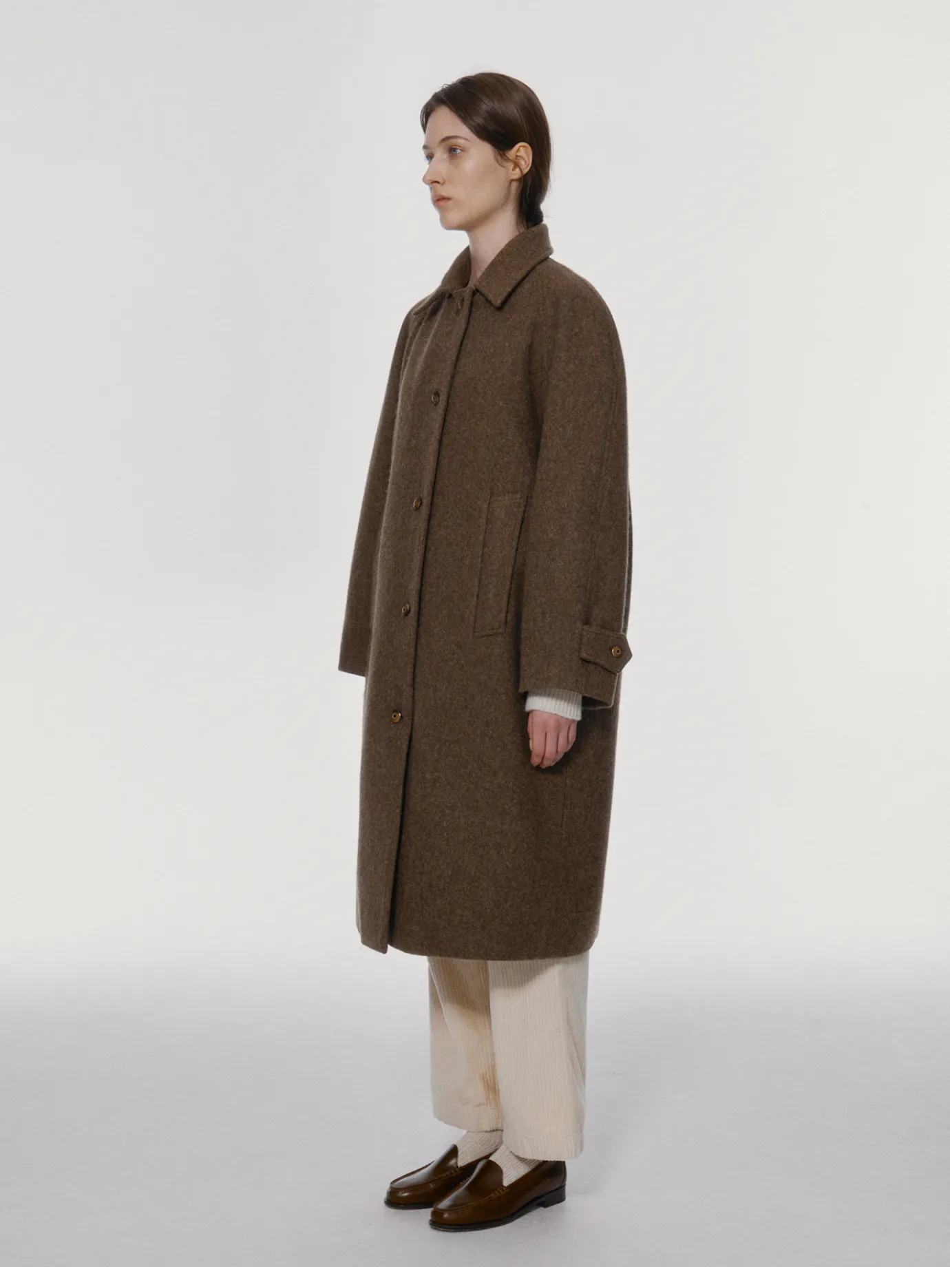wool_balmacaan_coat_taupe_3.webp Nothing written Outwears | Exclusive-Wool balmacaan coat (Taupe)