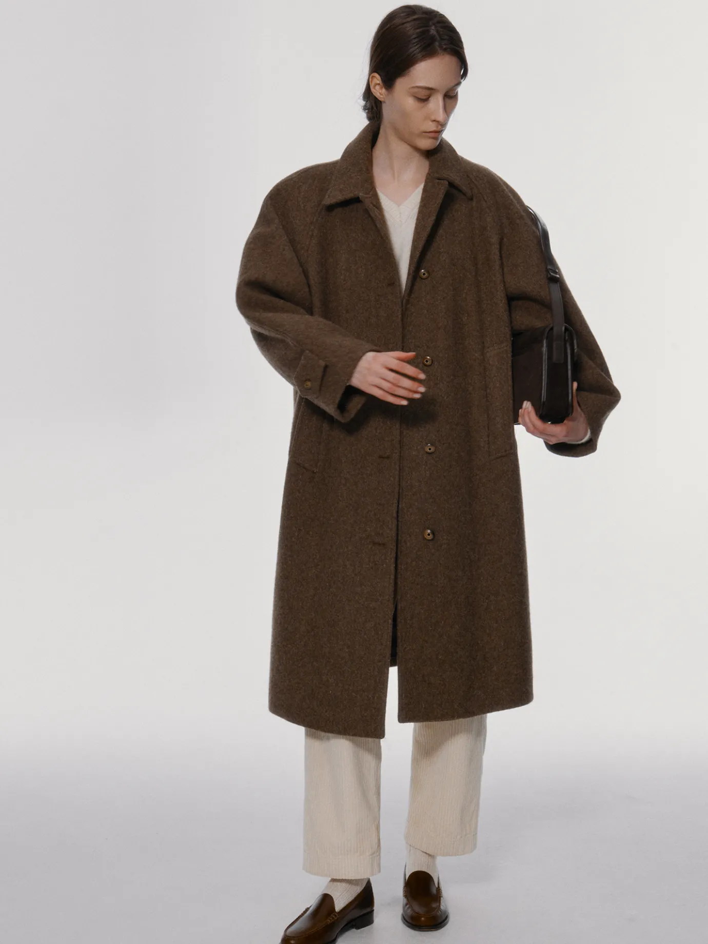 wool_balmacaan_coat_taupe_7.webp Nothing written Outwears | Exclusive-Wool balmacaan coat (Taupe)